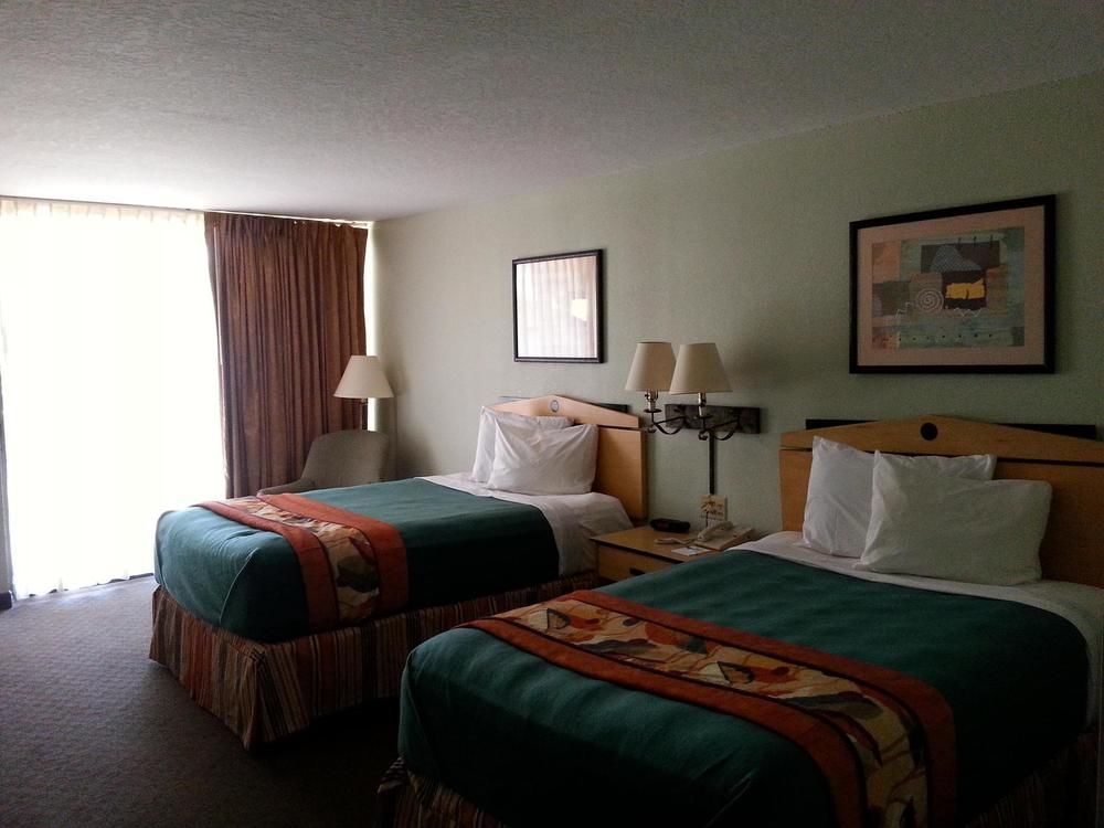 Vista Inn Lake Tarpon Палм Харбър Екстериор снимка