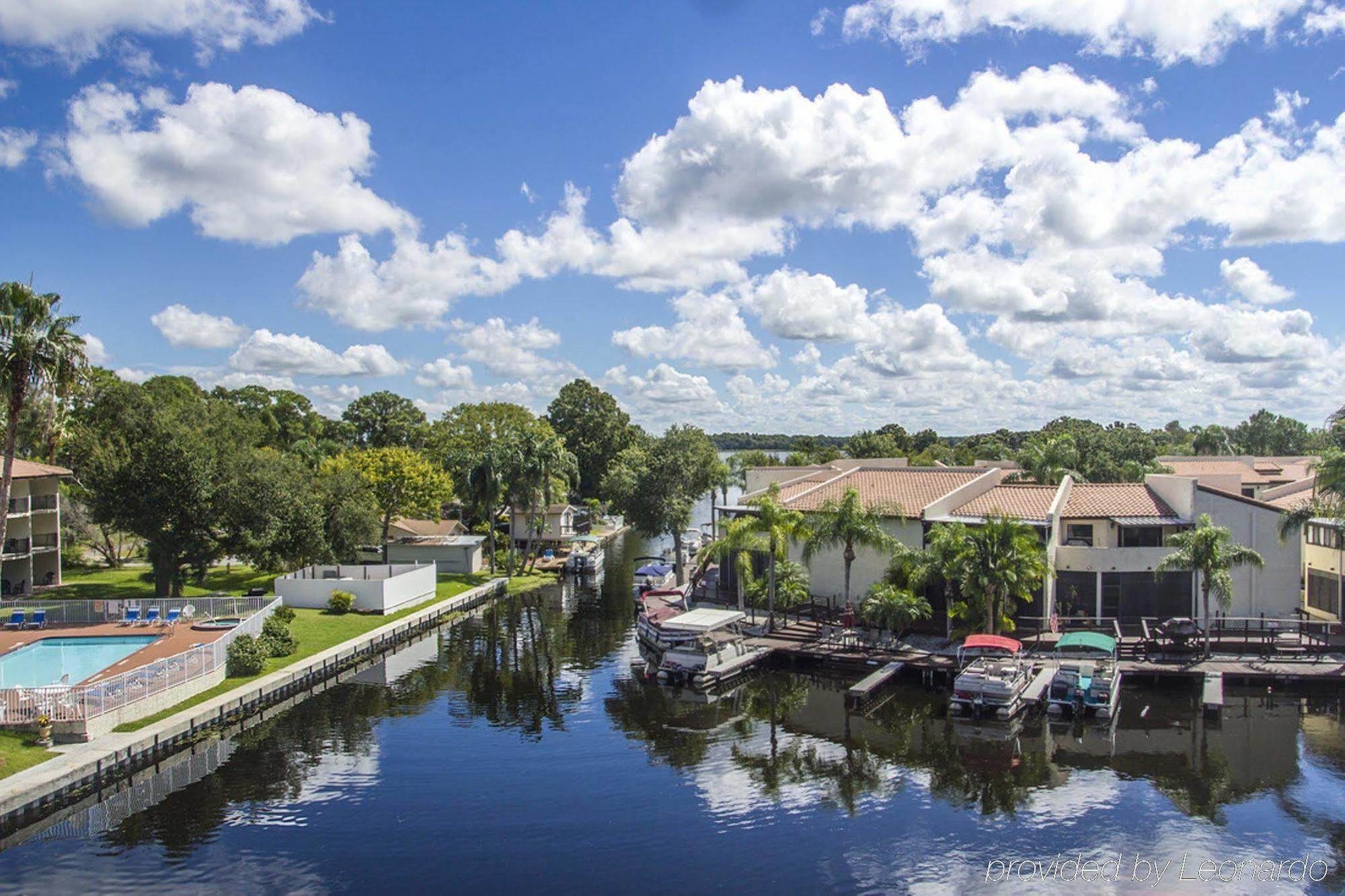Vista Inn Lake Tarpon Палм Харбър Екстериор снимка