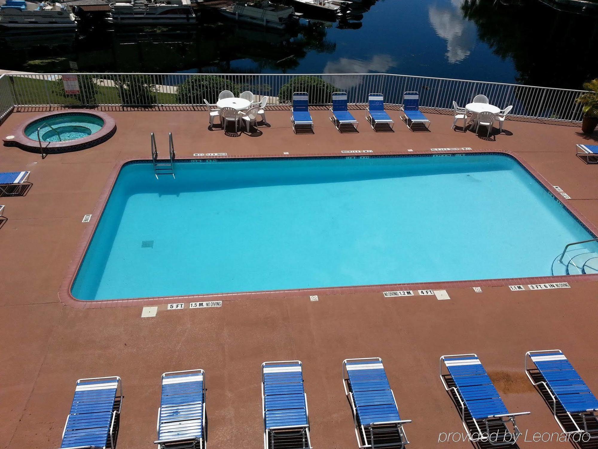 Vista Inn Lake Tarpon Палм Харбър Екстериор снимка