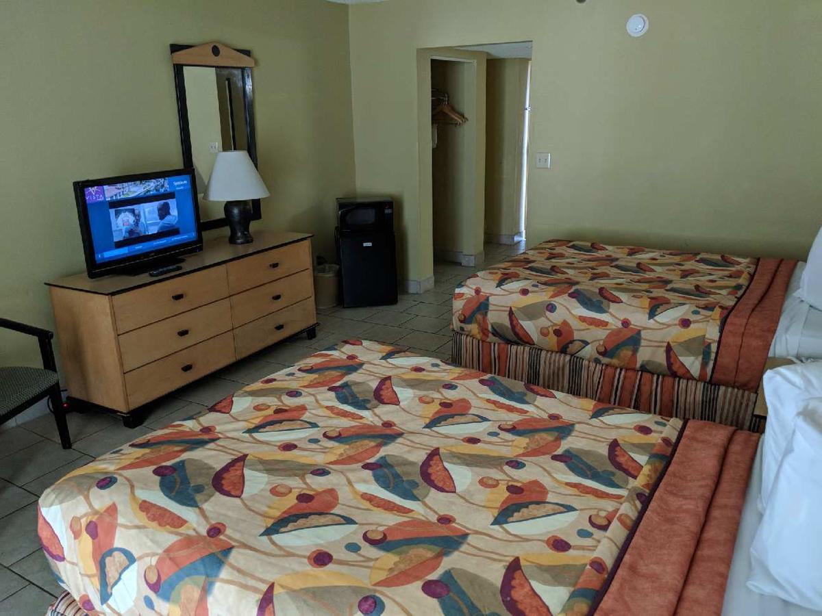 Vista Inn Lake Tarpon Палм Харбър Екстериор снимка